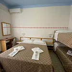Nanni Garni Hotel 2*