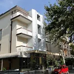 Hotel Nanni Garni 2*