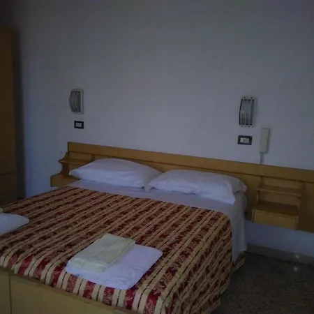 Nanni Garni 2*