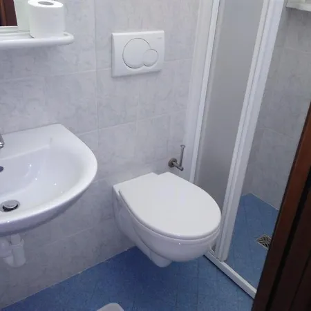 Nanni Garni Hotel