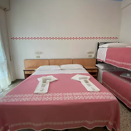 Nanni Garni Hotel 2*