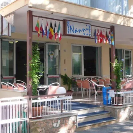 Hotel Nanni Garnì 2*