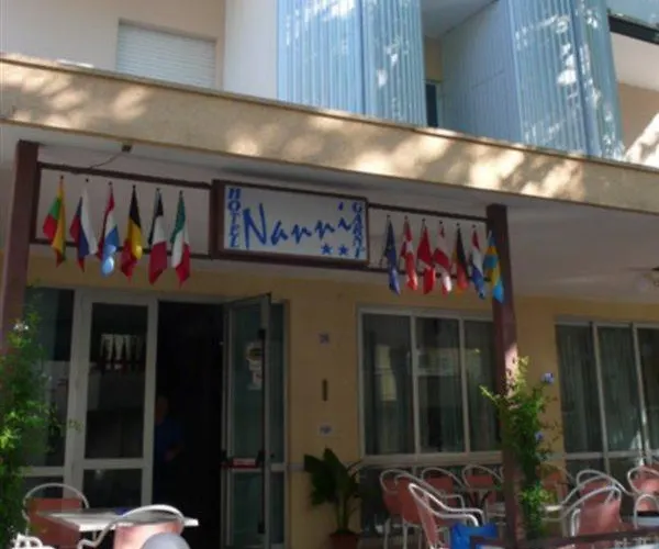 מלון Nanni Garni